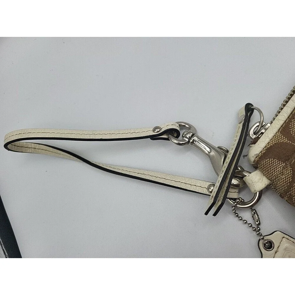 Coach Wristlet Wallet Great Condition Preowned -Brown - Picture 4 of 11